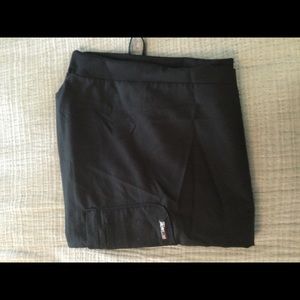 NWOT washed but not worn. Grey’s anatomy jogger scrub bottoms.